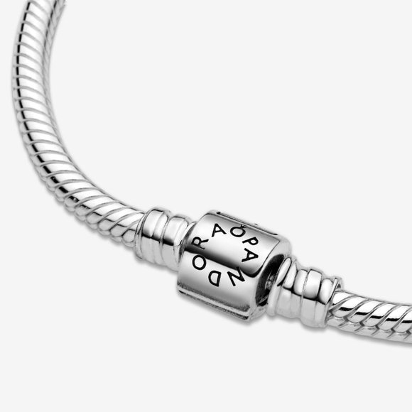 NWT Pandora Moments Barrel Clasp Snake Chain Bracelet 20cm - Picture 4 of 9